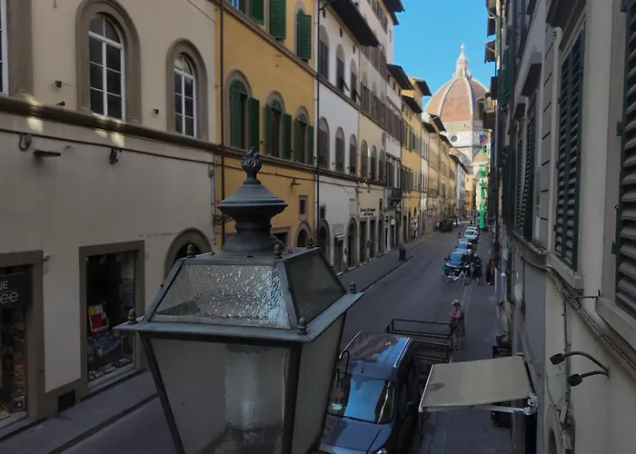 Classic 2 Steps From The Duomo 아파트 피렌체