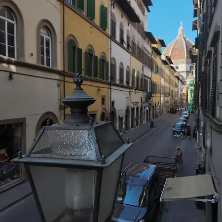 Classic 2 Steps From The Duomo Apartament Florencja